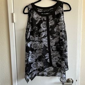 Black and white sheer sleeveless top by APT 9. Size M